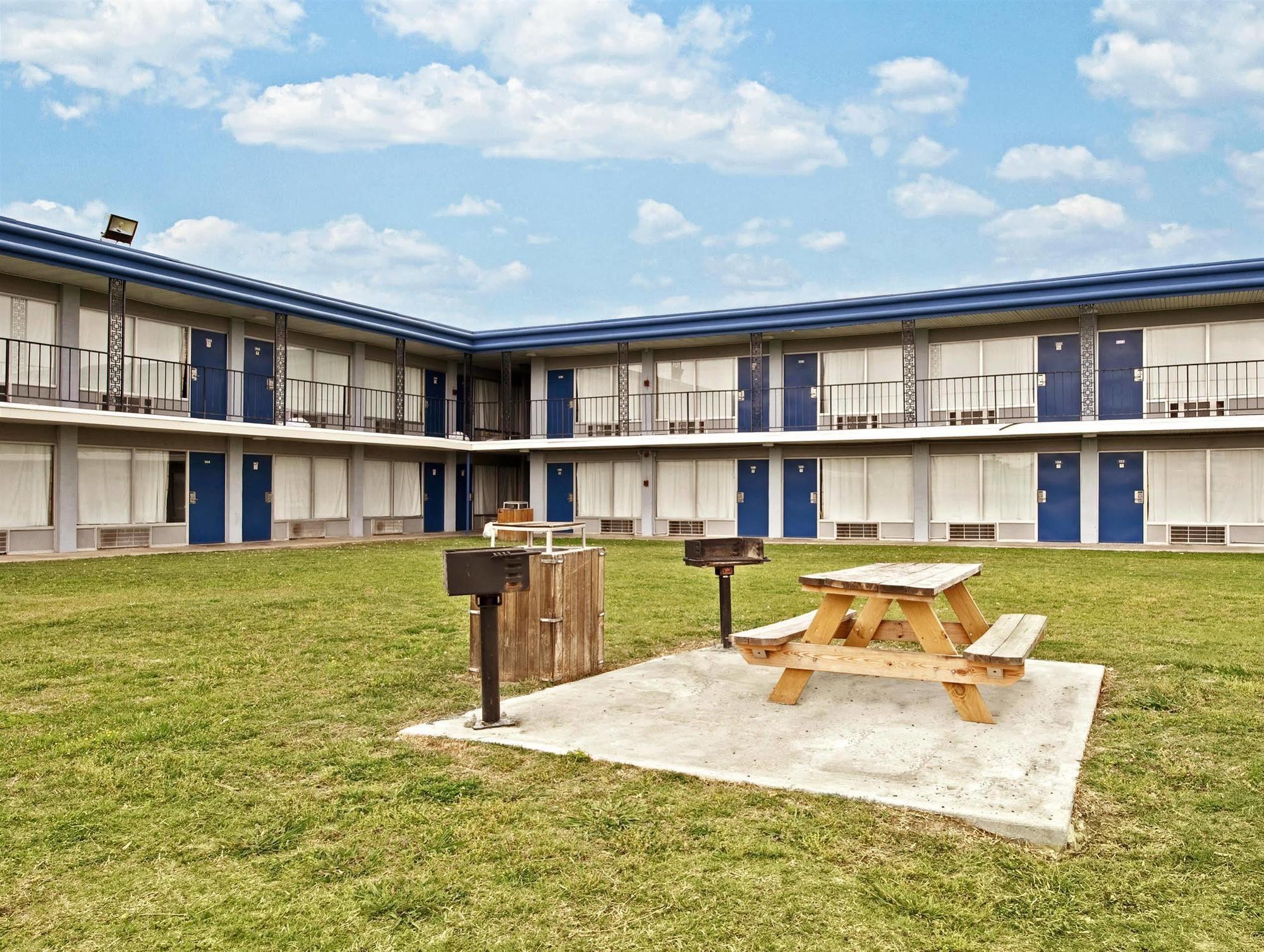 Americas Best Value Inn Garland Exterior photo